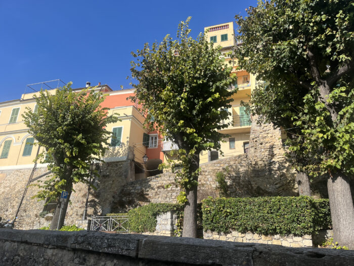 Stadtmauer von Bordighera ©Katrin Schwahlen 2025